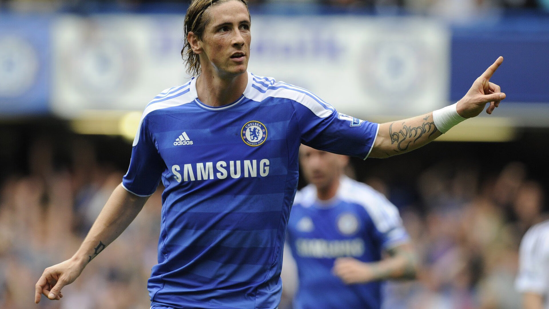 “高原冲刺：雪山顶上的极峰行动”，雪山顶端