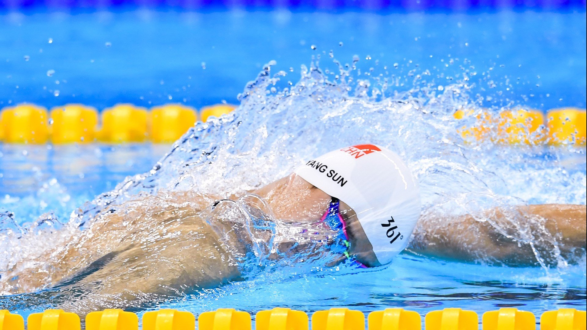 【冠军争夺战】本赛季辉煌的冠亚军对决回顾,冠军亚军季军站位图